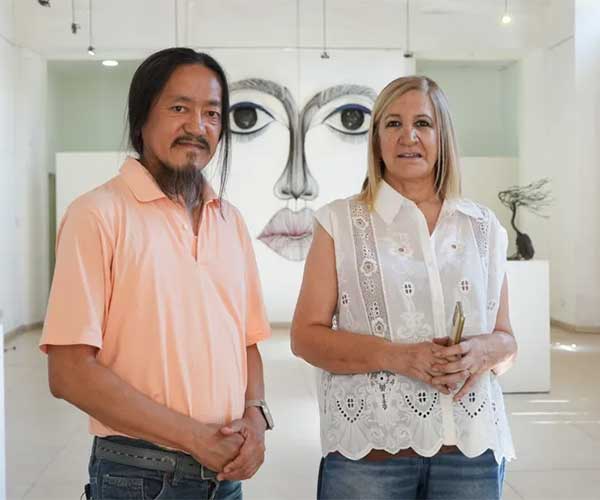 Pablo Yamamoto y Lucila Riofrío, gestor y curadora de la muestra respectivamente.