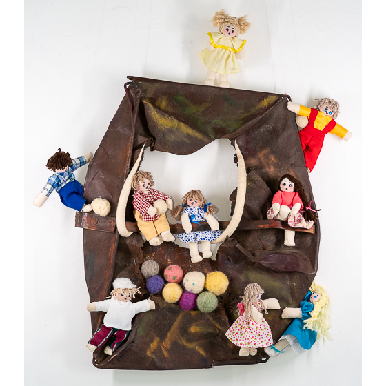 Obra de Arte Rondas y escondidas en la gamela de Teresita Chiconi